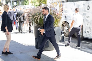 Dani Carvajal a su llegada al Radisson Collection Hotel de Varsovia para disputar la Supercopa de Europa 2024.