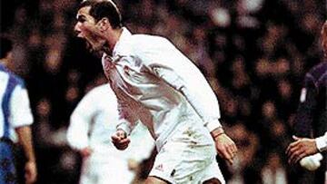 Zizou dio la camiseta a un niño de la grada.