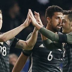 La renovación de Kroos condiciona el futuro de Özil