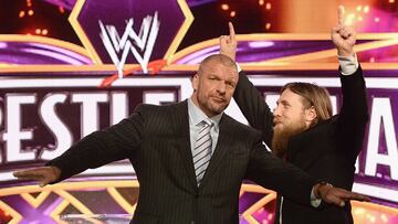 Triple H deja la rivalidad de lado y apoyará a Daniel Bryan