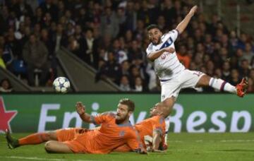 Jordan Ferri, Shkodran Mustafi y Aymen Abdennour.