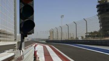<b>SEMÁFORO ROJO. </b>El semáforo del 'pit lane' de Sakhir no apagará su luz roja este año para dar la salida a la pista de los monoplazas de la Fórmula 1.