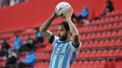 Lasarte ya tiene su primer problema: Mena es baja en la Roja