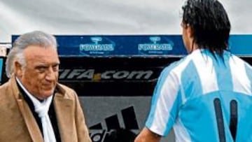 Basile con Tévez al fondo.