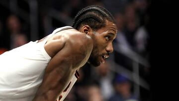 Kawhi Leonard retrasa su viaje a Florida para el regreso de la NBA