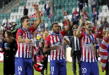 Rodrigo Hernández celebra la Supercopa de Europa conseguida en Tallin contra el Real Madrid.