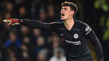 Chelsea&#039;s Spanish goalkeeper Kepa Arrizabalaga shouts at teammates during the English FA Cup fifth round football match between Chelsea and Liverpool at Stamford Bridge in London on March 3, 2020. (Photo by Glyn KIRK / AFP) / RESTRICTED TO EDITORIAL 