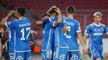 Futbol, Universidad de Chile vs Union Espanola.
Fecha 22, Campeonato Nacional 2024.
El jugador de Universidad de Chile Israel Poblete, centro, convierte su gol contra Union Espanola durante el partido de primera division disputado en el estadio Nacional en Santiago, Chile.
27/08/2024
Jonnathan Oyarzun/Photosport
Football, Universidad de Chile vs Union Espanola.
22th turn, 2024 National Championship.
Universidad de Chile's player Israel Poblete, center, scores his goal against Union Espanola during the first division match held at the Nacional stadium in Santiago, Chile.
27/08/2024
Jonnathan Oyarzun/Photosport