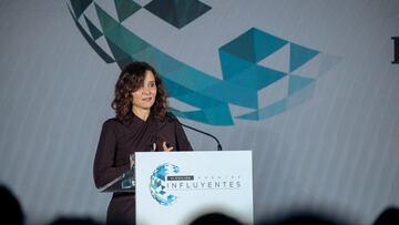 La presidenta de la Comunidad de Madrid, Isabel Díaz Ayuso, interviene durante la gala de entrega de la VI edición de los Premios Influyentes, en el Palacio de Cibeles, a 22 de noviembre de 2023, en Madrid (España). Los Premios Influyentes son organizados por el diario digital ‘El Confidencial’ y la firma de abogados internacional Herbert Smith Freehills y se entregan a profesionales y organizaciones de diferentes ámbitos.
22 NOVIEMBRE 2023;PREMIOS;EL CONFIDENCIA;PERIÓDICO;AYUSO;PHOTOCALL
Gabriel Luengas / Europa Press
22/11/2023