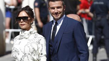 Victoria Beckham y Naty Abascal no cumplen con el 'dresscode' pedido por los novios