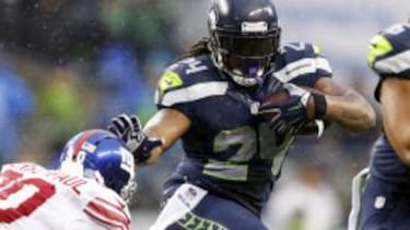 Marshawn Lynch vuelve a querer dominar la NFL.