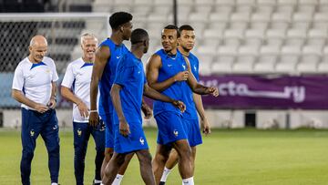 Tchouameni, Ousmane Dembele, Jules Kounde y Kylian Mbappe en un entrenamiento.