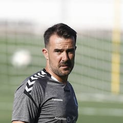 López Garai: "El Huesca es un grande de la categoría"