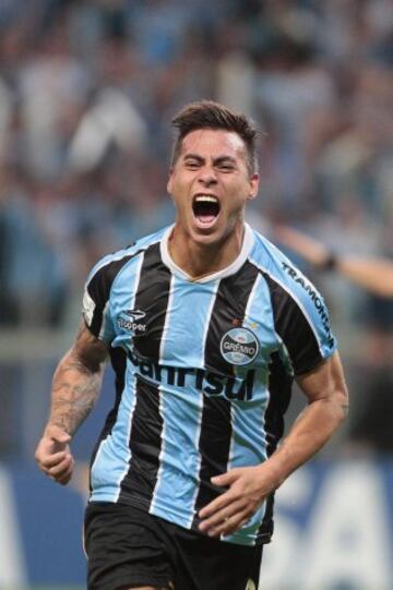 Eduardo Vargas: 10 partidos en Gremio de Porto Alegre.