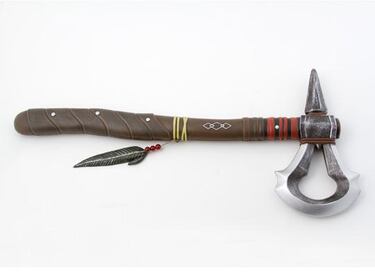 Un tomahawk real para Assassin's Creed III