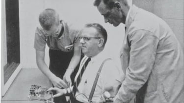 Este experimento psicológico determinó si los nazis fueron criminales de guerra o solo obedecían órdenes