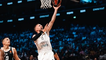Dzanan Musa, con el Dubai Basketball en el partido contra el Partizán.