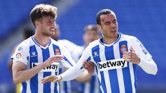 BARCELONA, SPAIN - MAY 02: Raul de Tomas of RCD Espanyol celebrates scoring his side&#039;s 3rd goal with Javi Puado of RCD Espanyol during the Liga Smartbank match betwen RCD Espanyol de Barcelona and Malaga CF at RCDE Stadium on May 02, 2021 in Barcelon