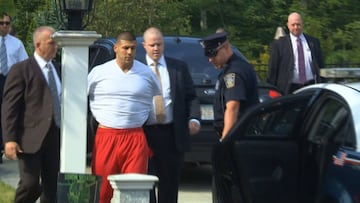 Aaron Hernandez cumplía condena por asesinato en una cárcel de Massachussetts. El ex TE de los Patriots se ha suicidado esta noche.