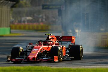 El piloto monegasco de Ferrari rompió el motor y tuvo que dejar la sesión