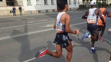 El atleta austriaco Lemawork Ketema compite con unas zapatillas Nike durante el marat&oacute;n de Viena.