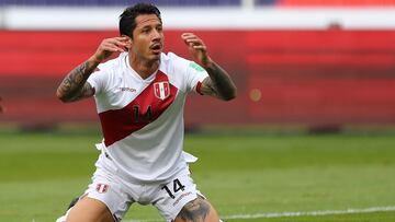 QUITO, ECUADOR - JUNE 08: Gianluca Lapadula of Peru laments after missing a chance of goal during a match between Ecuador and Peru as part of South American Qualifiers for Qatar 2022 at Rodrigo Paz Delgado Stadium on June 08, 2021 in Quito, Ecuador. (Phot