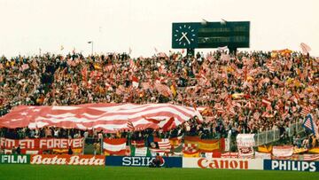 Aficionados del Atl&eacute;tico desplazados a Lyon en la final de la Recopa 1986 contra el Dinamo Kiev