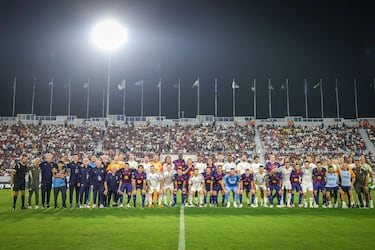Barça Legends: Baia, Montoya, Puyol, Navarro, Sorín, Crosas, Yaya Touré, Cocu, Giuly, Saviola y Nolito. También han jugado Angoy, Marc Valiente, Gerard López, Roger Garcia y Jorge 'El Mágico' González. | Real Madrid Leyendas: Casillas, Núñez, Pavón, Sanz, Raúl Bravo, Karembeu, Pepe, McManaman, Guti, Savio y Baptista. También han jugado Agus, Velasco, Congo, Amavisca, Campo, Kiko Casilla, De la Red y Balboa.