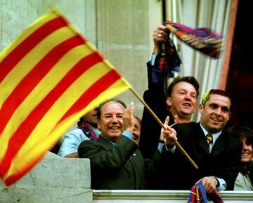 Con el Fútbol Club Barcelona consiguió levantar 7 Ligas, 6 Copas del Rey, 2 Copas de la Liga de España, 5 Supercopas de España, 1 Liga de Campeones, 4 Recopas de Europa y 2 Supercopas de Europa. 