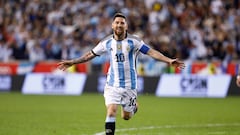 Scaloni: “Messi is like Federer”