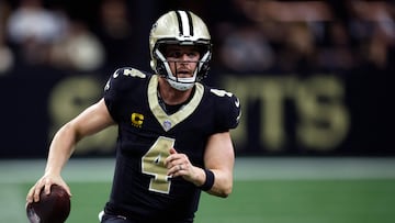 New Orleans Saints quarterback Derek Carr was injured in the fourth quarter of their game against the New York Giants on Sunday.