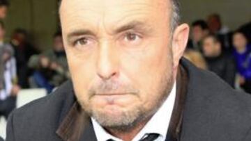 El Girona decidirá mañana la continuidad de Uribe