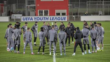 05/11/19 PREVIA PARTIDO CHAMPIONS LEAGE FASE DE GRUPOS GRUPO D ESTADIO BAYARENA BAYER LEVERKUSEN - ATLETICO DE MADRID ENTRENAMIENTO SIMEONE CHARLA GRUPO