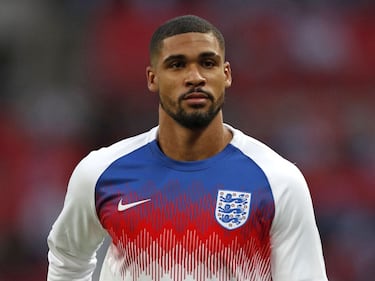 El último escalón del podio es para Loftus-Cheek, que no ha podido demostrar sus habilidades balompédicas con el Chelsea esta temporada pero que ha optado por aprovechar su inactividad para progresar en la industria de la moda. Se ha unido a la firma Burberry y ha ejercido como modelo.