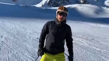 Peter Sagan demuestra su maestr&iacute;a esquiando.