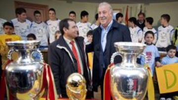 Del Bosque: &quot;El exceso en el halago genera una mayor responsabilidad&quot;.