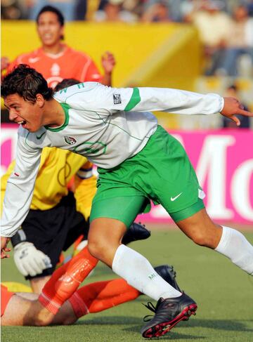 Fue titular a lo largo de todo el certamen de Perú 2005, situación similar que vivió en la final frente a Brasil, cuando el Tri ganó 3-0. No podrá ver actividad en el juego de octavos de final por suspensión por doble amarilla