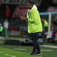 Santa Fe anuncia la salida del técnico Hubert Bodhert