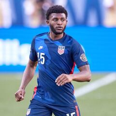 Gregg Berhalter sale en defensa total de Mark McKenzie