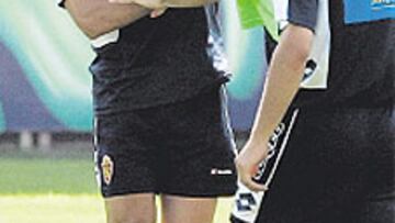 <b>DOS CANTERANOS A GOLPES</b>. Cani y Camacho acabaron ayer a golpes debido a una entrada por detrás del primero durante el partidillo de entrenamiento. Víctor Muñoz decidió expulsarlos a los dos.