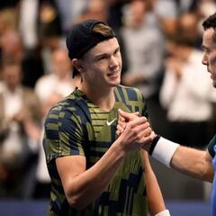 Rune hace valer su buen momento para ganar a Bautista