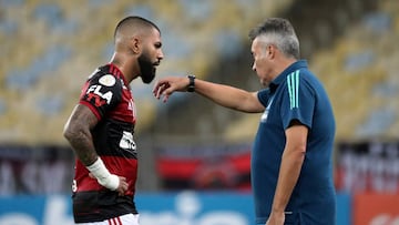 Soccer Football - Brasileiro Championship - Flamengo v Fortaleza - Maracana Stadium, Rio de Janeiro, Brazil - September 5, 2020   Flamengo coach Domenec Torrent with Gabriel during the match, following the resumption of play behind closed doors after the 