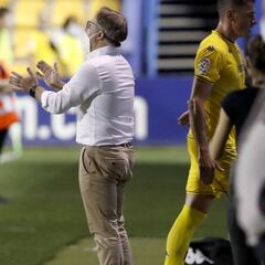 El Alcorcón destituye a Anquela