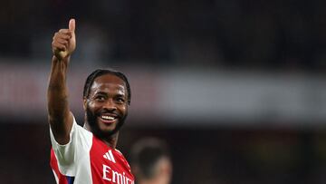 Raheem Sterling, jugador del Arsenal, celebra el gol anotado ante el Bolton Wanderers.