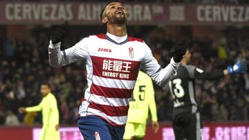 El centrocampista belga del Granada Mehdi Carcela-González celebra su gol marcado ante el Betis, durante el partido de la vigésima tercera jornada de Liga que disputan en el Los Cármenes.