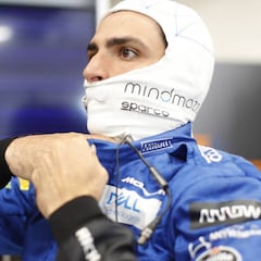 Carlos Sainz: "Echaré un vistazo al coche rojo... pero poco"