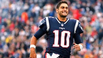 FOXBORO, MA - OCTOBER 29: Jimmy Garoppolo #10 of the New England Patriots reacts before a game against the Los Angeles Chargers at Gillette Stadium on October 29, 2017 in Foxboro, Massachusetts. Jim Rogash/Getty Images/AFP
== FOR NEWSPAPERS, INTERNET, TELCOS & TELEVISION USE ONLY ==