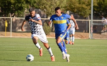 Droguett en acción en el Campeonato de Segunda División ante Limache. 