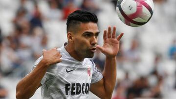 El Burdeos gana y resurge
frente al Mónaco