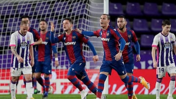 , SPAIN - JANUARY 26: Enis Bardhi of Levante Celebrates 1-1 during the Spanish Copa del Rey  match between Real Valladolid v Levante on January 26, 2021 (Photo by David S. Bustamante/Soccrates/Getty Images)